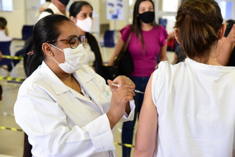 Confira o cronograma de vacinação contra a Covid desta quarta-feira em Umuarama