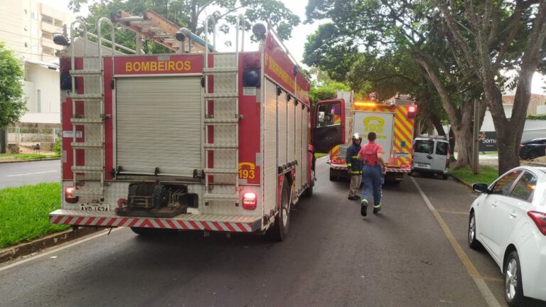 Umuarama: Bombeiros são acionados para combater princípio de incêndio em clínica