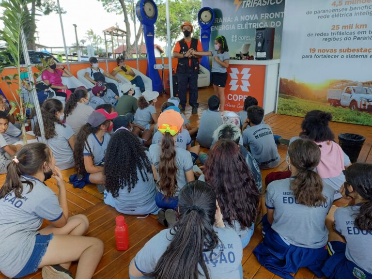 Copel orienta visitantes da Expo Umuarama sobre uso consciente da energia
