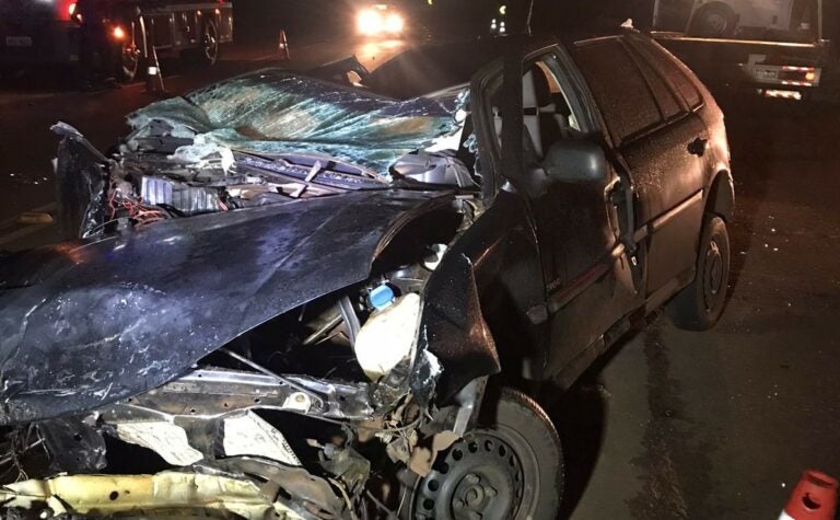 Homem morre e outras três pessoas ficam feridas em acidente na PR-317