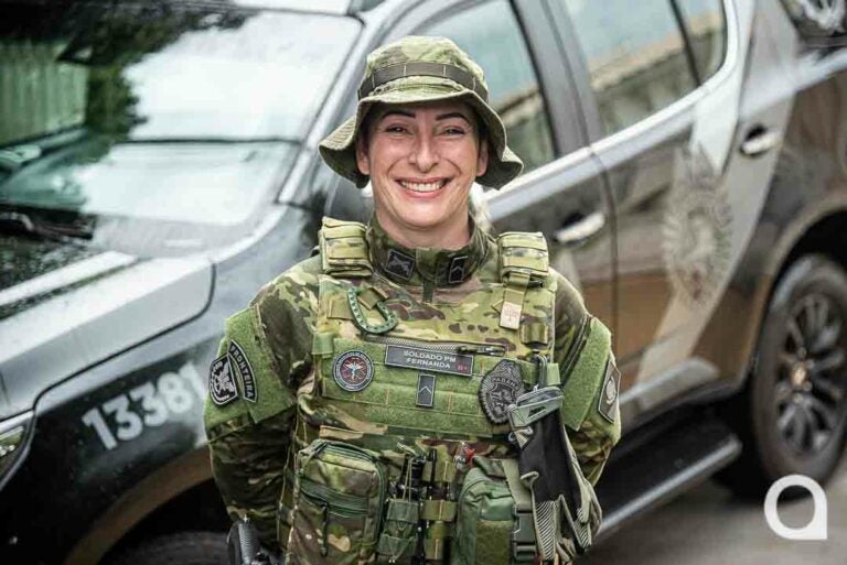 Mulher em ação: Soldado Fernanda é destaque dentro do BPfron em Umuarama