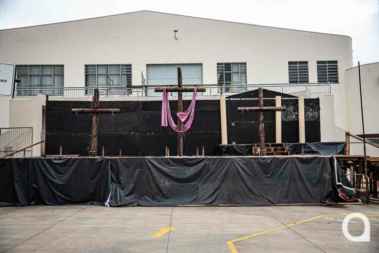 Após dois anos, Encenação da Paixão de Cristo será realizada em frente a Matriz em Umuarama