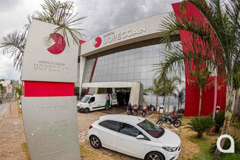Duas pessoas ficam feridas após acidente de moto na PR-323
