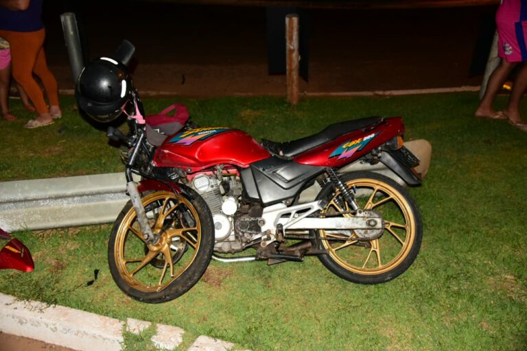 Motociclista bate na porta de veículo que atravessava a PR-323, em Umuarama