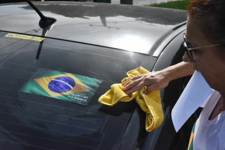 Mais de 400 carros já aderiram ao adesivaço do Movimento Patriotas Solidários
