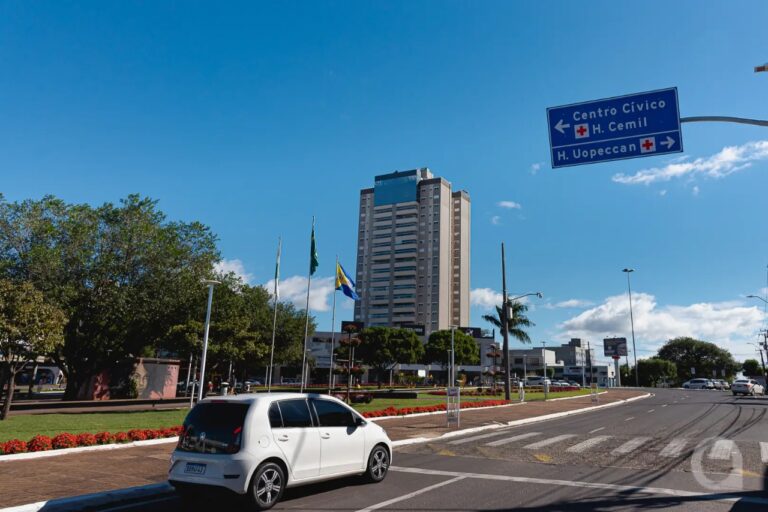 Terça-feira com céu limpo e tempo fresco na Capital da Amizade