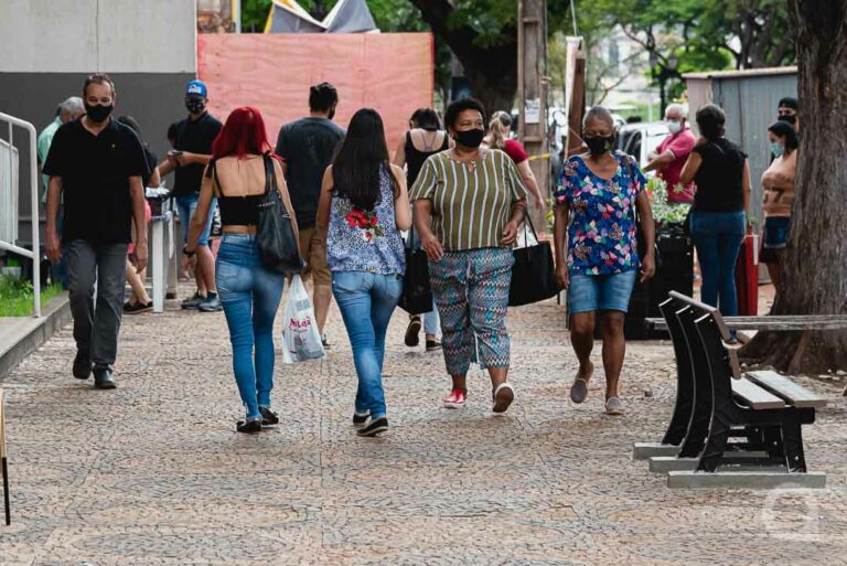 Abertura do comércio de rua em Umuarama é facultativa no feriado de Tiradentes