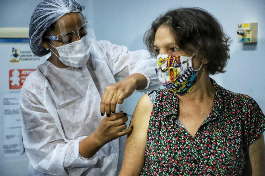 Umuarama segue aplicando todas as doses de vacina contra a Covid
