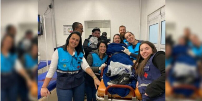 Tatuadora dá à luz dentro do show da banda Mettalica em Curitiba