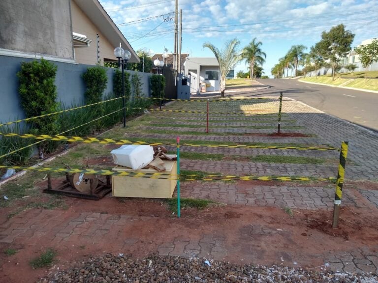 Moradores de condomínio fazem mutirão contra o mosquito da dengue