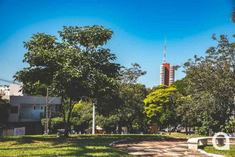 Umuarama: Segunda-feira amanhece com céu claro e tempo frio