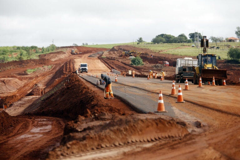 Revitalização na Estrada da Boiadeira já está 80% concluída