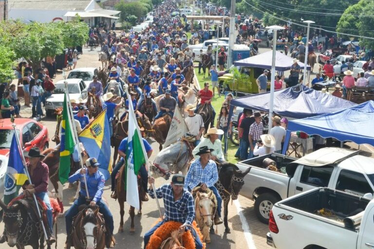 Cavalgada de Cafezal do Sul atrai milhares de pessoas e repete sucesso de anos anteriores