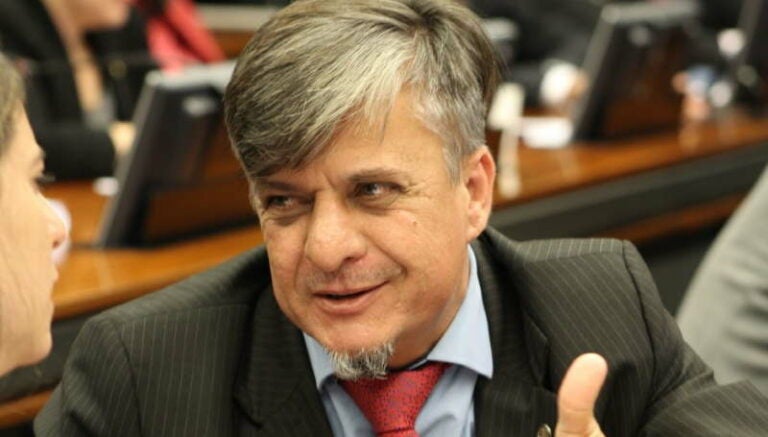 Deputado que perdeu vaga para Serraglio é anunciado como candidato a governador
