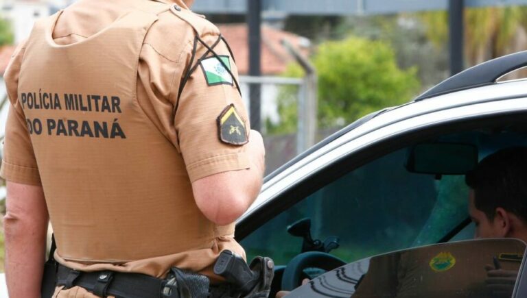 Bandidos arrombam casa e levam armas, munições e dinheiro em Umuarama