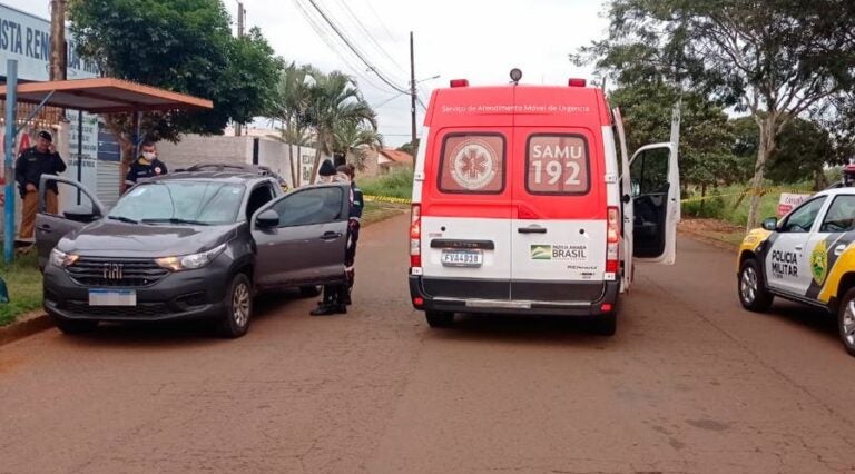 Polícia encontra homem morto dentro de carro e com a calça abaixada