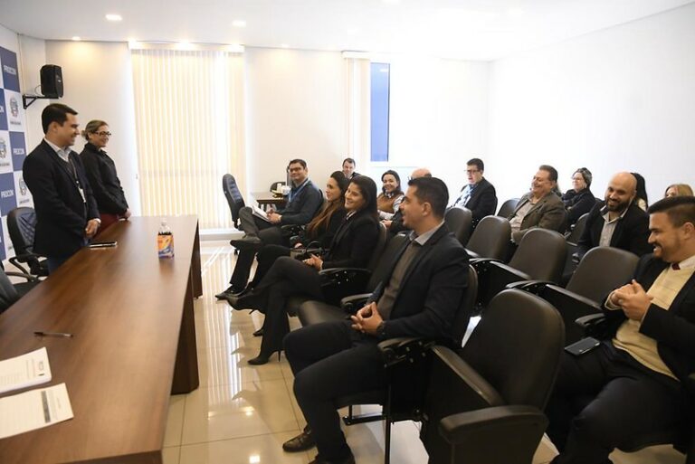 Procon e Conselho cobram bancos para melhorias na atenção a idosos, gestantes e obesos