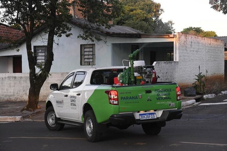 Com aumento de casos, Umuarama intensifica o combate à dengue com aplicação de fumacê