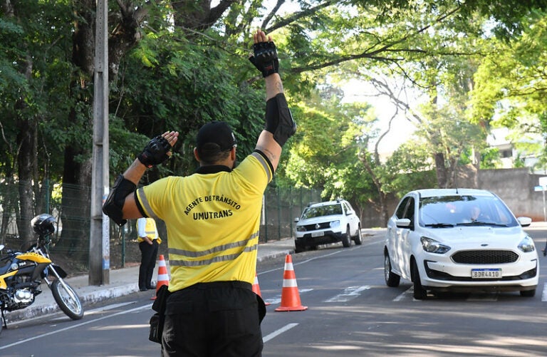 Umuarama: Trabalho dos agentes de trânsito foca a orientação dos condutores, informa Sestram