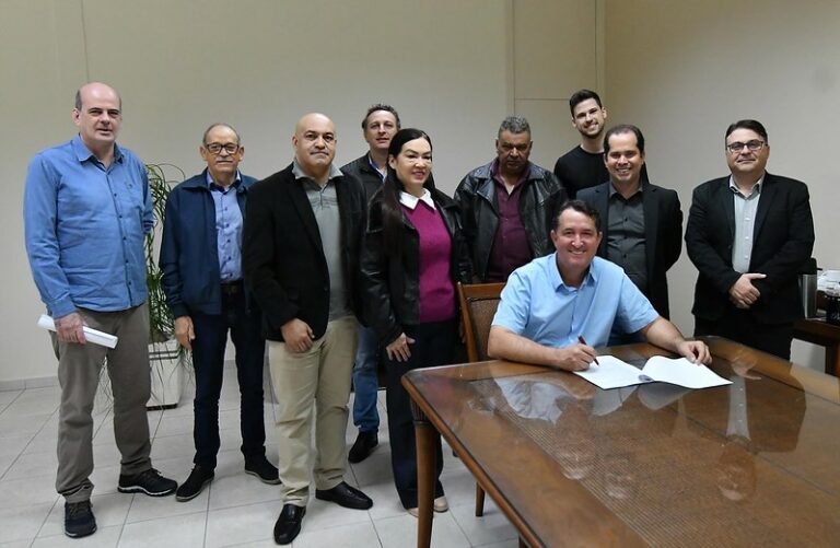 Município concede espaços e terrenos e contribui para a criação de 140 novos empregos