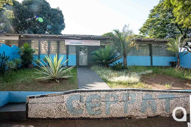 Paralisação dos professores deixa muitos alunos da rede estadual sem aula em Umuarama