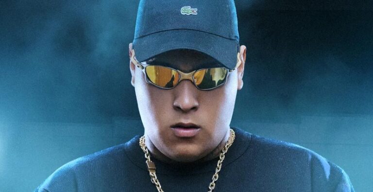 Funkeiro MC Ryan surpreende fãs com aparição em trailer de lanche em Umuarama