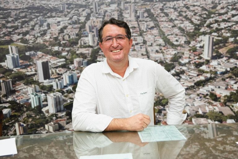 Prefeitura de Umuarama antecipa parcela do 13º e injeta R$ 5,3 milhões na economia local