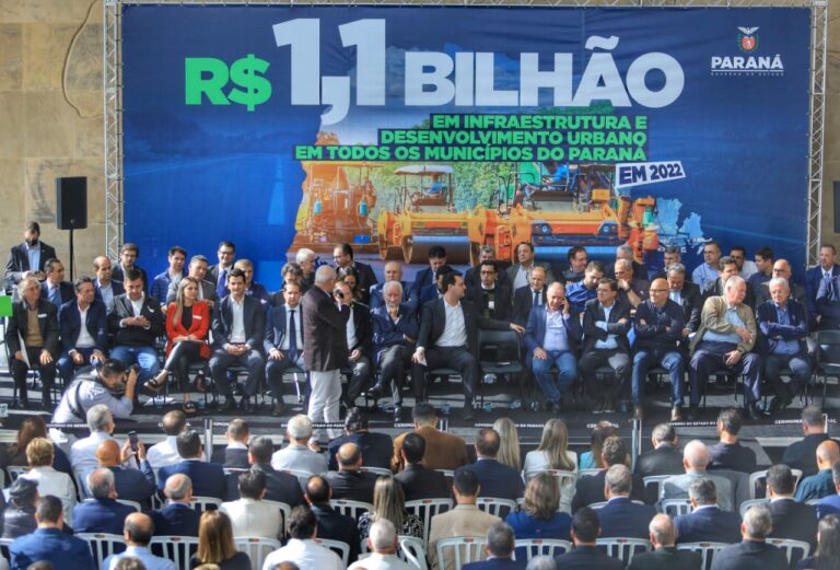Márcio Nunes participa da liberação de recursos para obras nos municípios