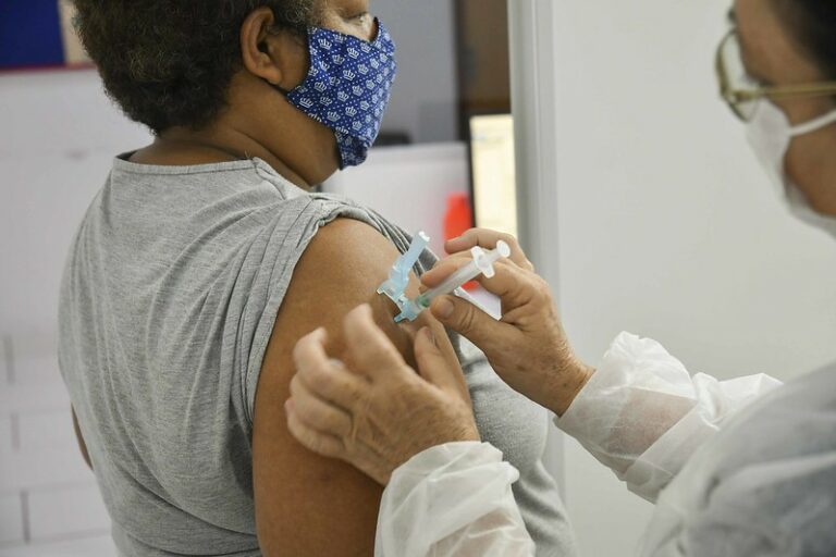Umuarama terá vacinação contra a Covid nesta terça-feira