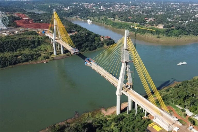 Construção da nova ponte entre Brasil e Paraguai chega a 86% de execução