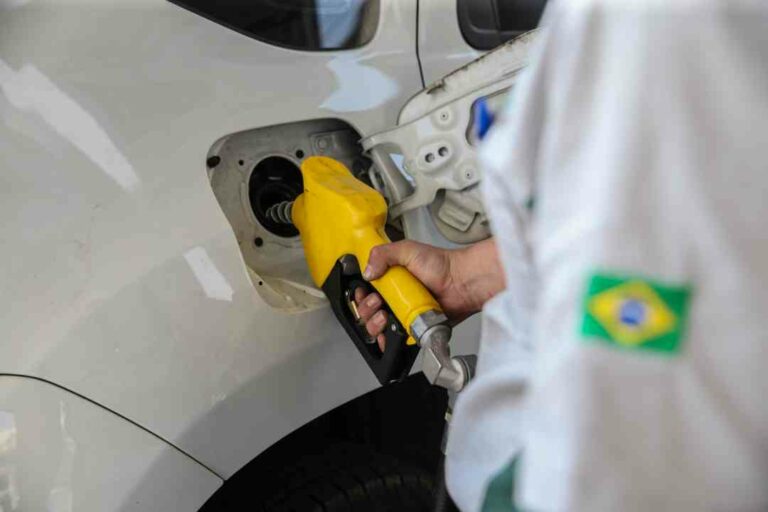 Procon-PR comunica postos de combustíveis sobre redução da alíquota do ICMS