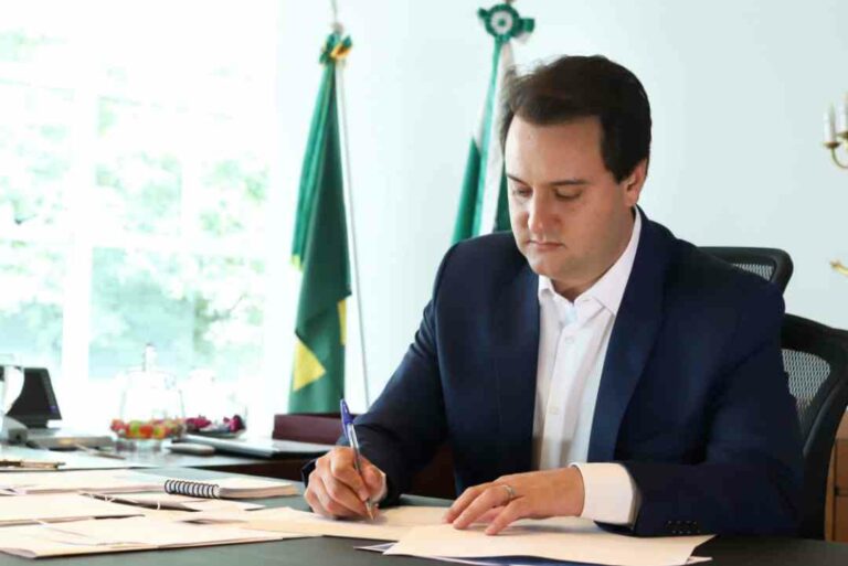 Ratinho Junior anuncia redução do ICMS sobre gasolina e energia elétrica de 29% para 18%