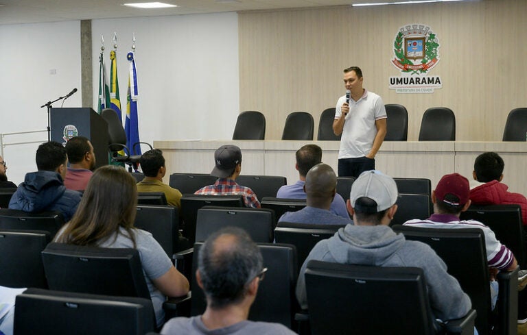 Novos servidores da Prefeitura de Umuarama são recebidos com palestra e orientações