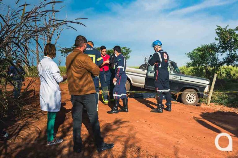 (Vídeo) Idoso morre prensado entre cerca e o próprio veículo em propriedade rural de Carbonera