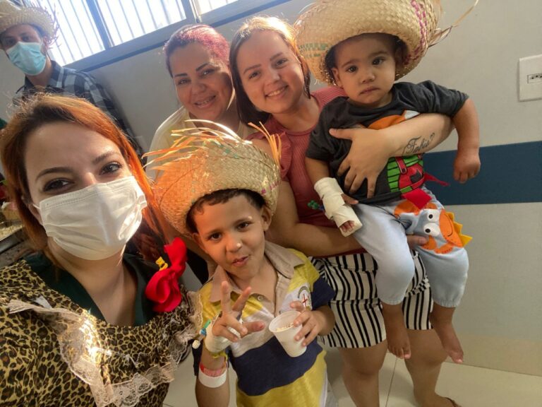 Arraiá Julino faz alegria de colaboradores e pacientes do Hospital Norospar