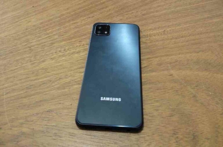 Homem furta celular de loja no centro de Umuarama e acaba preso no Lago Aratimbó