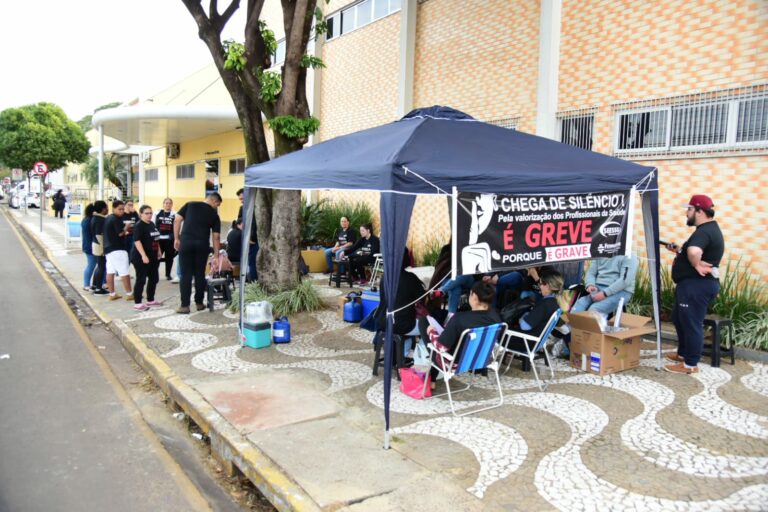 Greve dos trabalhadores da saúde está mantida em Umuarama, mas serviços não pararam