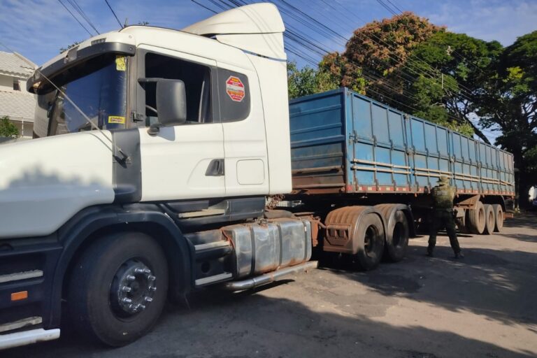 BPFron recupera em Umuarama caminhão semirreboque que foi roubado em Toledo