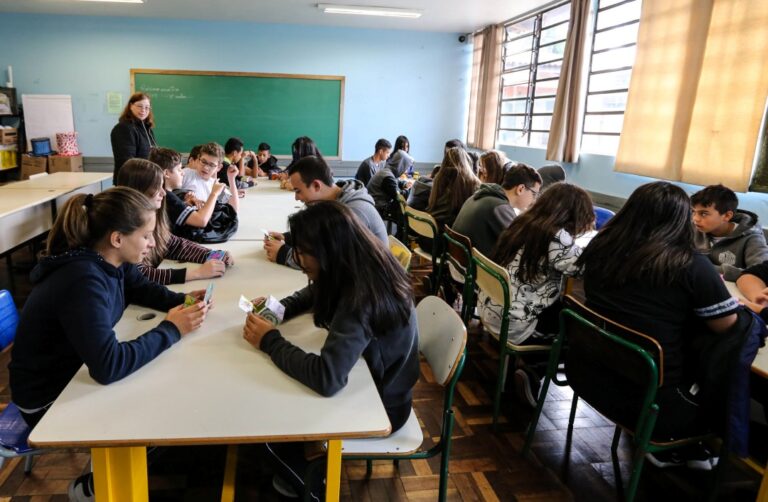 Inscrições para PSS de professores são prorrogadas; há vagas para todos os Núcleos Regionais