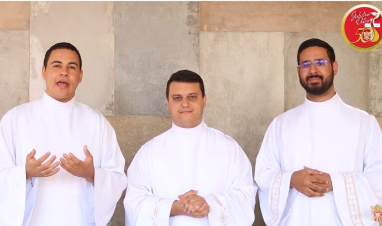 Bispo celebra a ordenação diaconal de três seminaristas da Diocese de Umuarama