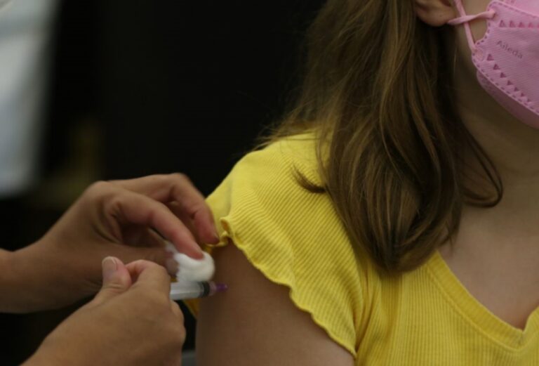 Anvisa libera aplicação emergencial da Coronavac em crianças de 3 a 5 anos