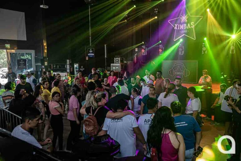 Alunos da Apae de Umuarama e região festejam no Baile dos Amigos