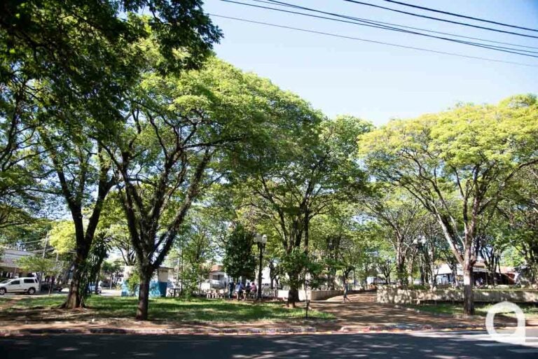 Briga na Praça Anchieta termina com homem esfaqueado na tarde desta terça-feira