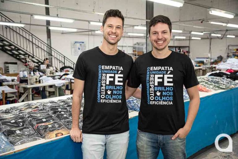 Irmãos encontram nicho promissor ao produzir camisetas com mensagens de fé
