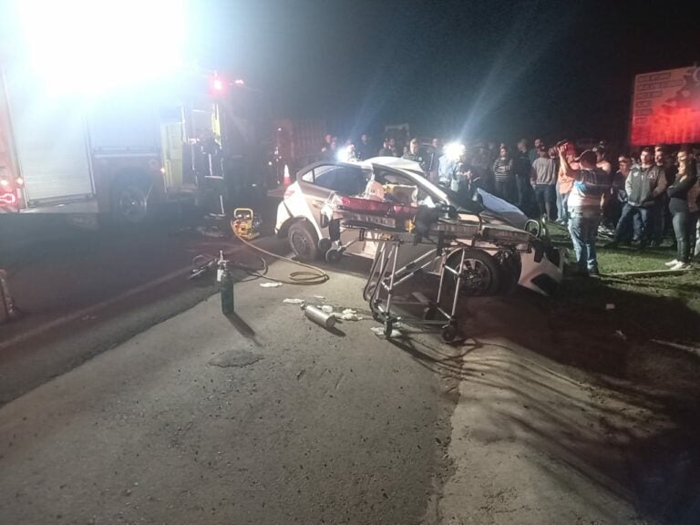 Choque entre ônibus com fieis da Assembleia de Deus e veículo deixa feridos perto de Perobal