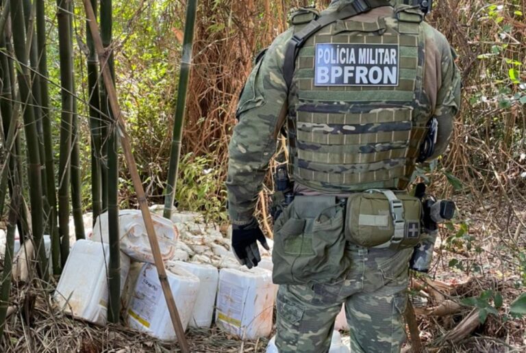 BPFron apreende 1 mil litros de agrotóxicos contrabandeados em Iporã