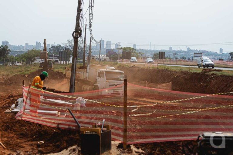 DER informa que sinalização de trecho em obras da PR-323 segue legislação vigente