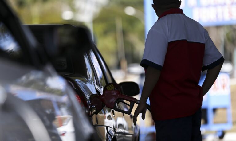 Petrobras anuncia nova redução de preço da gasolina A, desta vez de 7,08%
