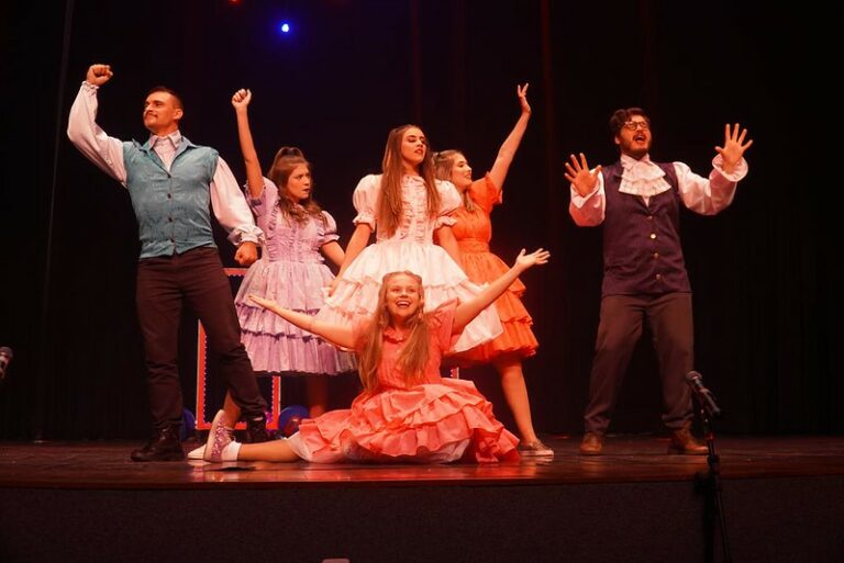 Em outubro, Semana da Cultura traz série de espetáculos gratuitos ao teatro Vera Schubert