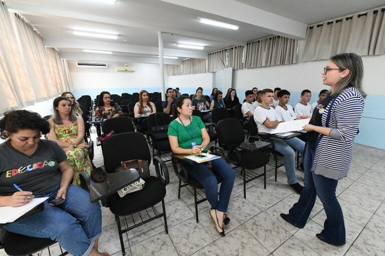 Rede de proteção amplia alerta sobre faltas escolares e cigarro eletrônico entre adolescentes